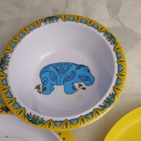 Kids Animal Print Dinnerware Set - Yellow and Blue - Picture 4 of 4